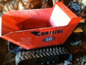 Tracked mini dumper